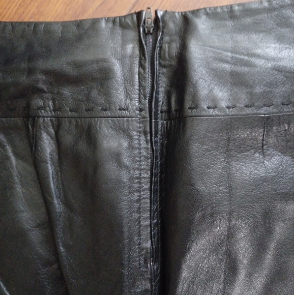 Danier Genuine Leather Skirt - Picture 5 of 8